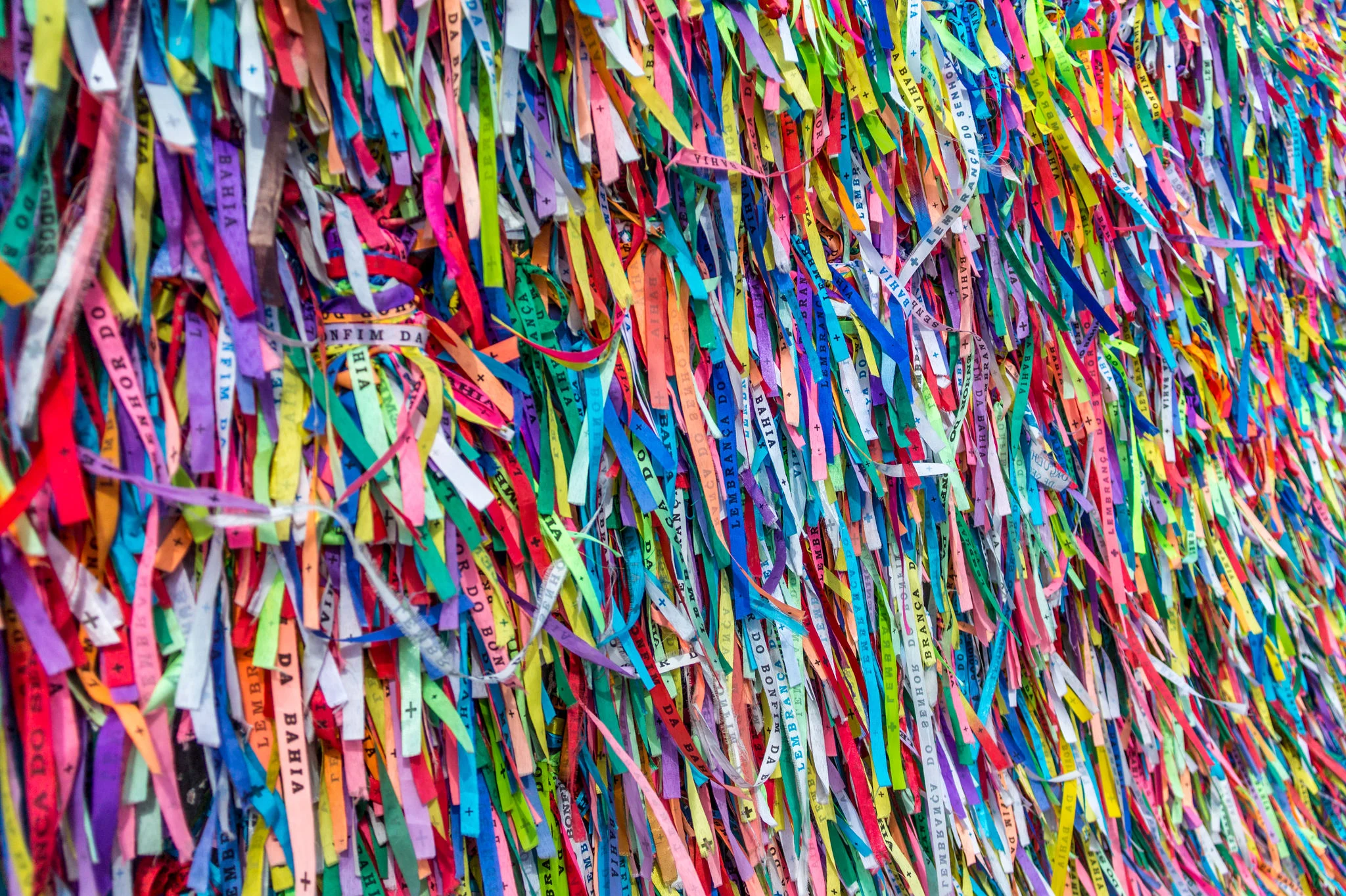Color Trend 2024: conheça “Bonfim”na Color Trend Series do mês de outubro por Jum Nakao