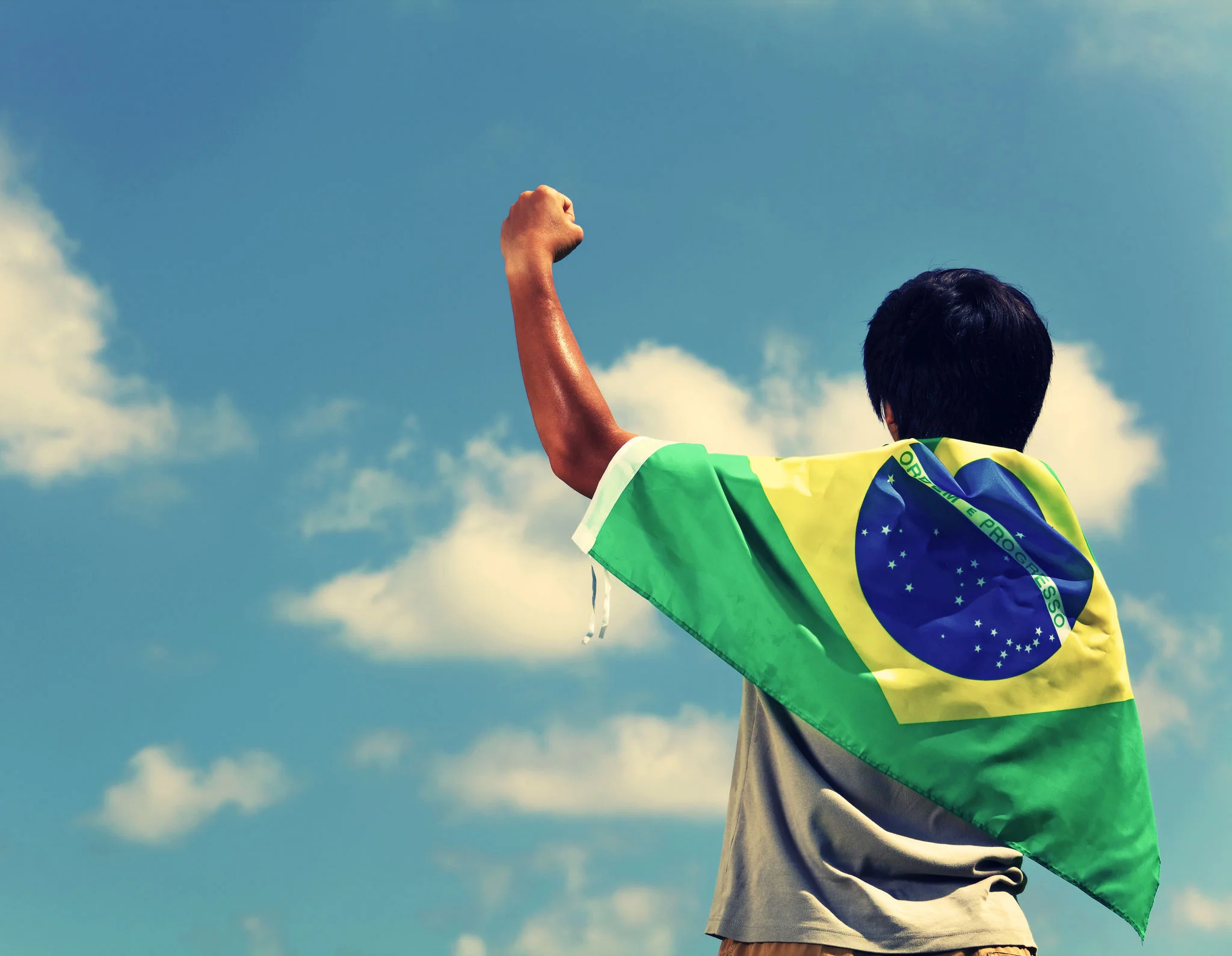 Brasil conquista 3º lugar global em atração de investimentos estrangeiros em 2025, aponta OCDE