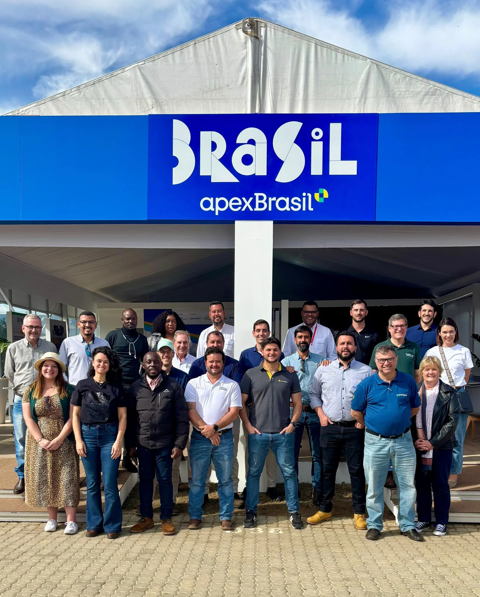 Indústria brasileira de máquinas agropecuárias reafirma estratégia de expansão durante a NAMPO Show e consolida presença no mercado sul-africano