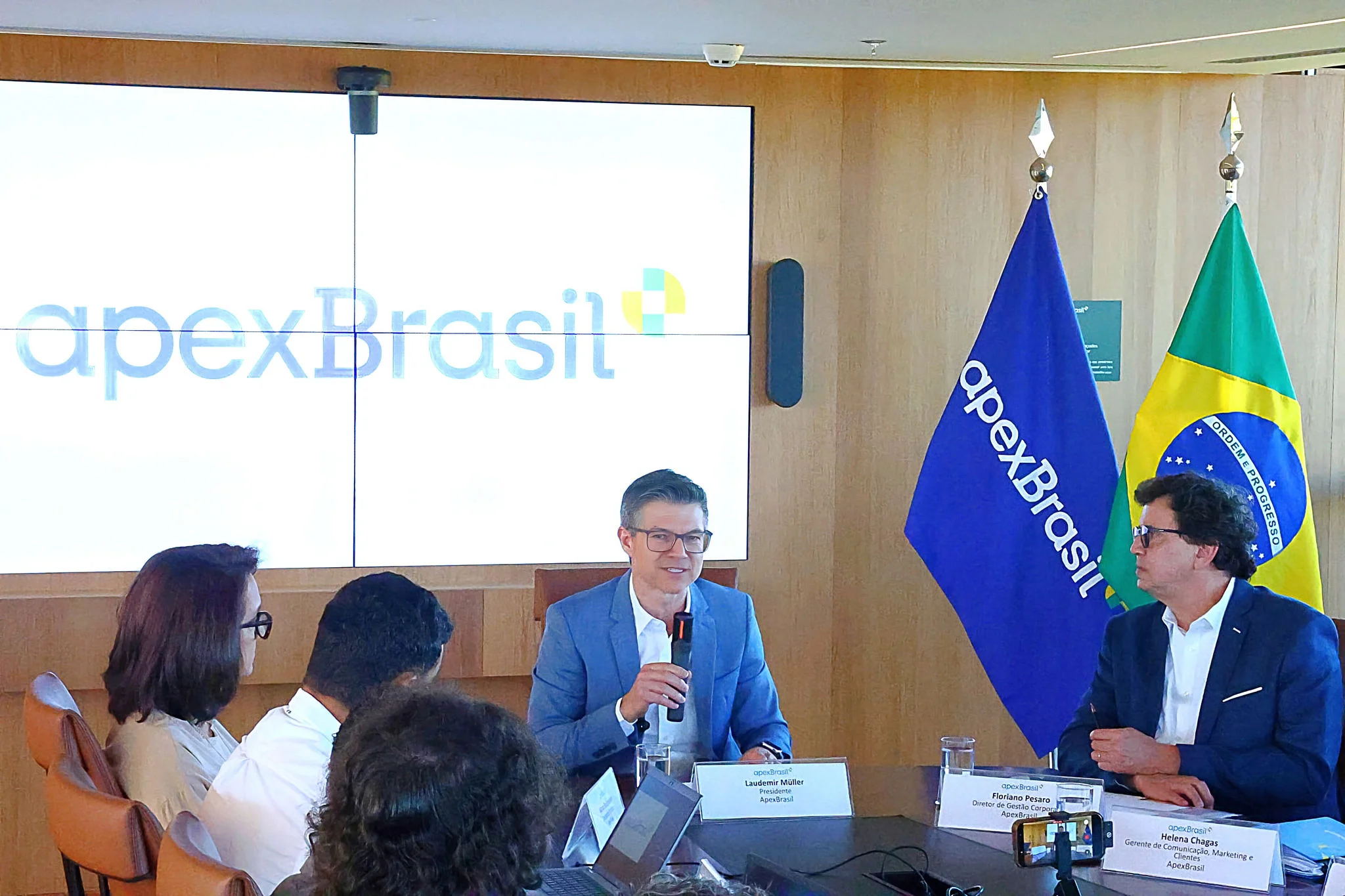 ApexBrasil anuncia plano de R$ 130 milhões para diversificar exportações após decisão dos EUA sobre a Seção 301