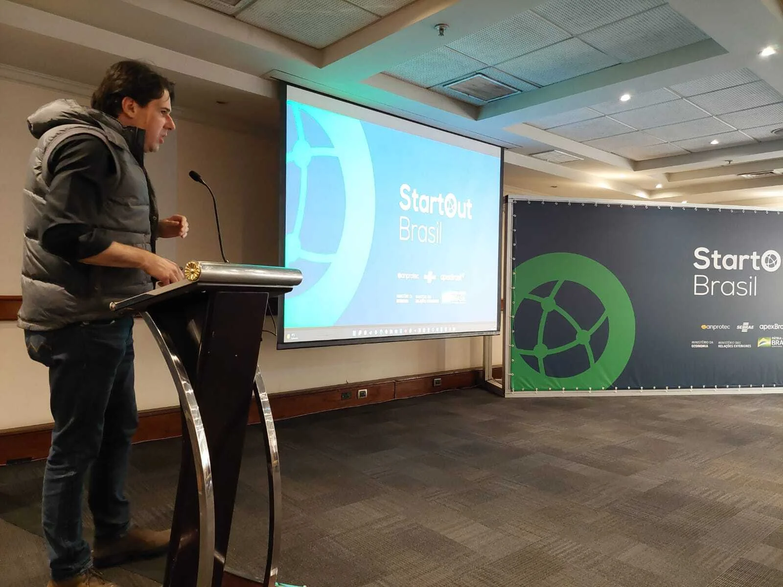 ApexBrasil apresenta startups brasileiras a investidores em Santiago do Chile durante missão de imersão do programa StartOut Brasil