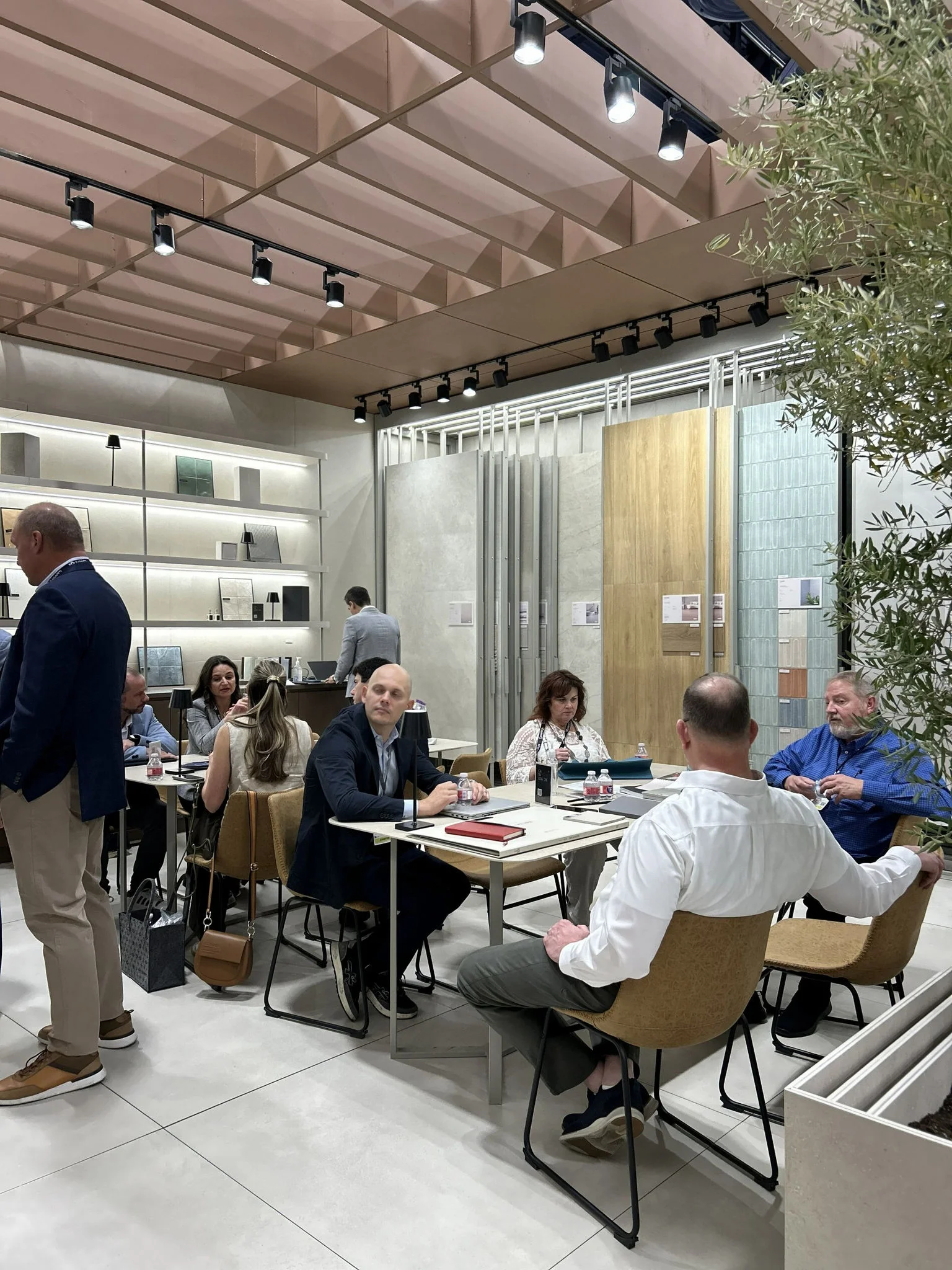 Brasil amplia oportunidades comerciais e fortalece presença internacional na Coverings 2026