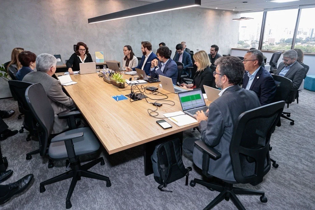 ApexBrasil e setores produtivos alinham plano estratégico de apoio a empresas impactadas pelo tarifaço 