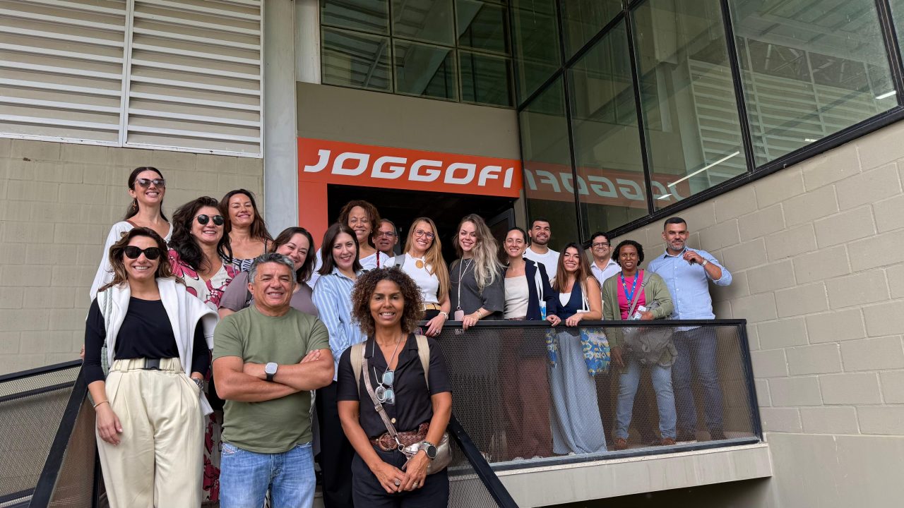 Equipe da ApexBrasil com participantes das rodadas de negócios
