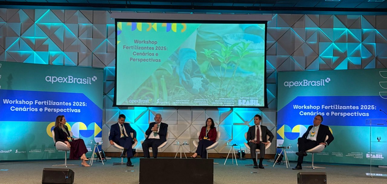 Helena Brandão moderou o painel "Investimentos em Fertilizantes".