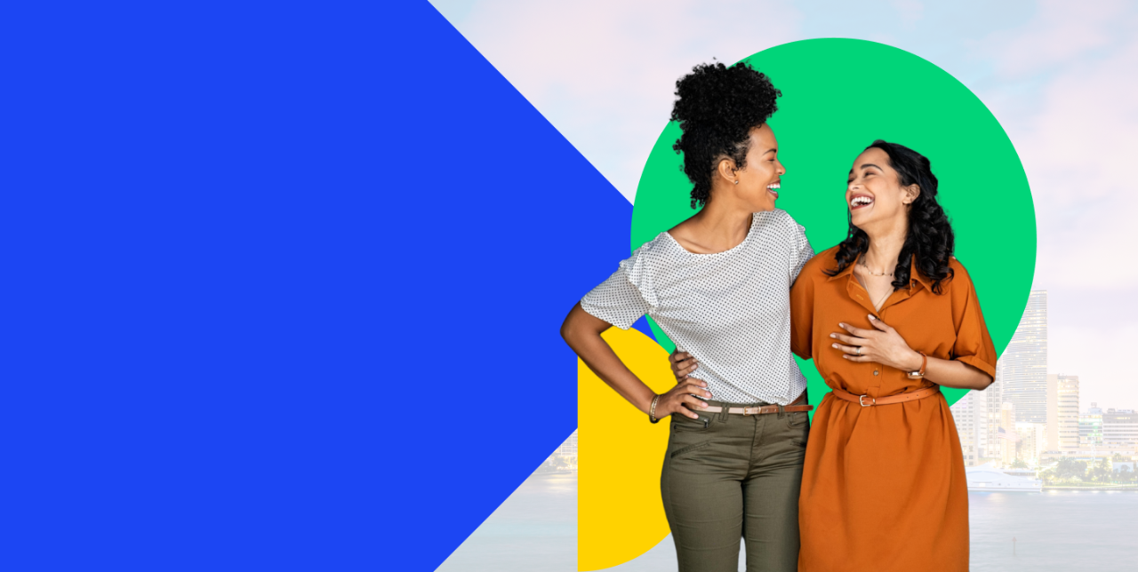 Banner com fundo colorido, destacando duas mulheres sorrindo e se abraçando