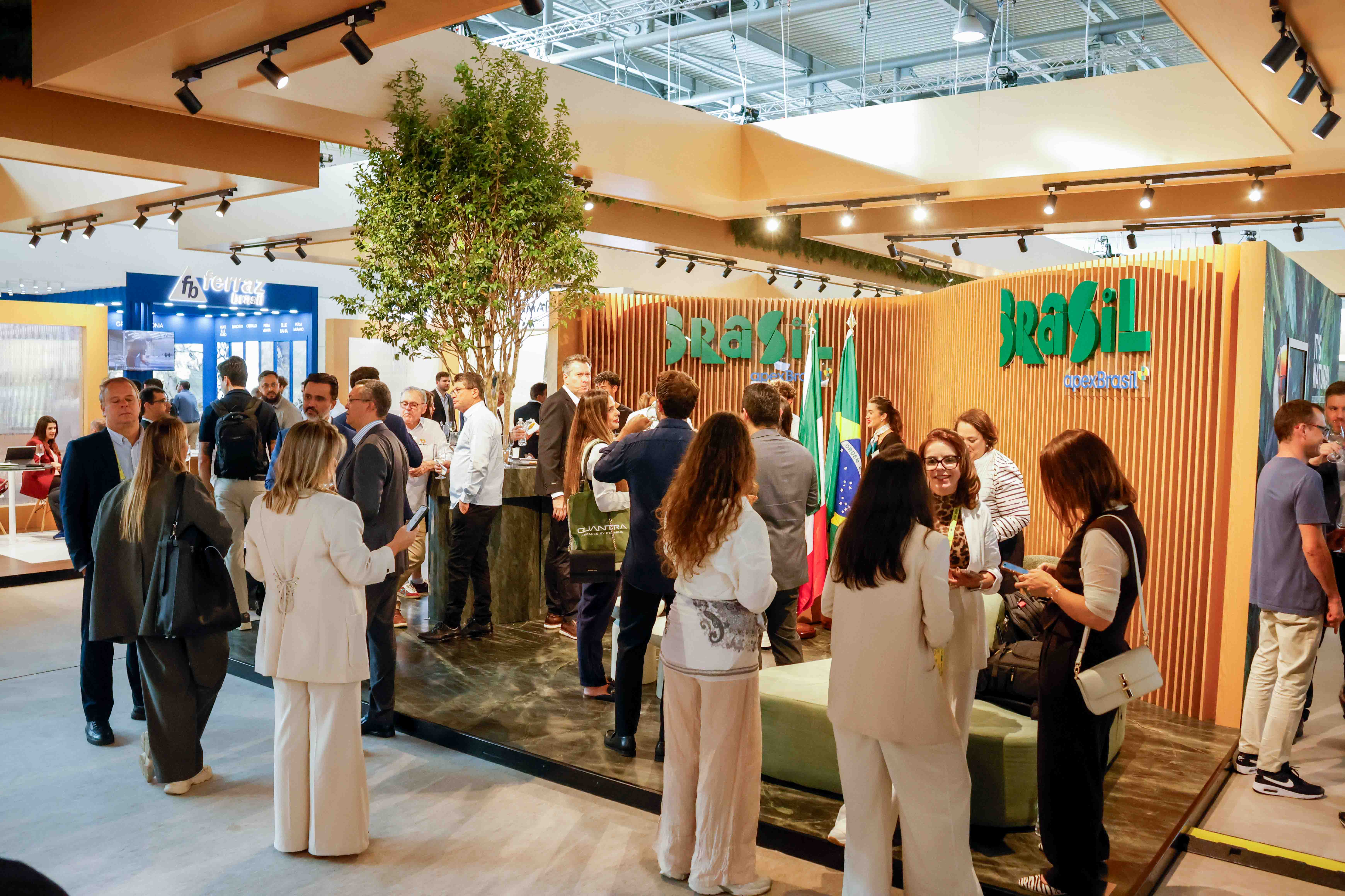 Brasil faz história na Marmomac Itália 2025 com hall exclusivo e forte presença institucional