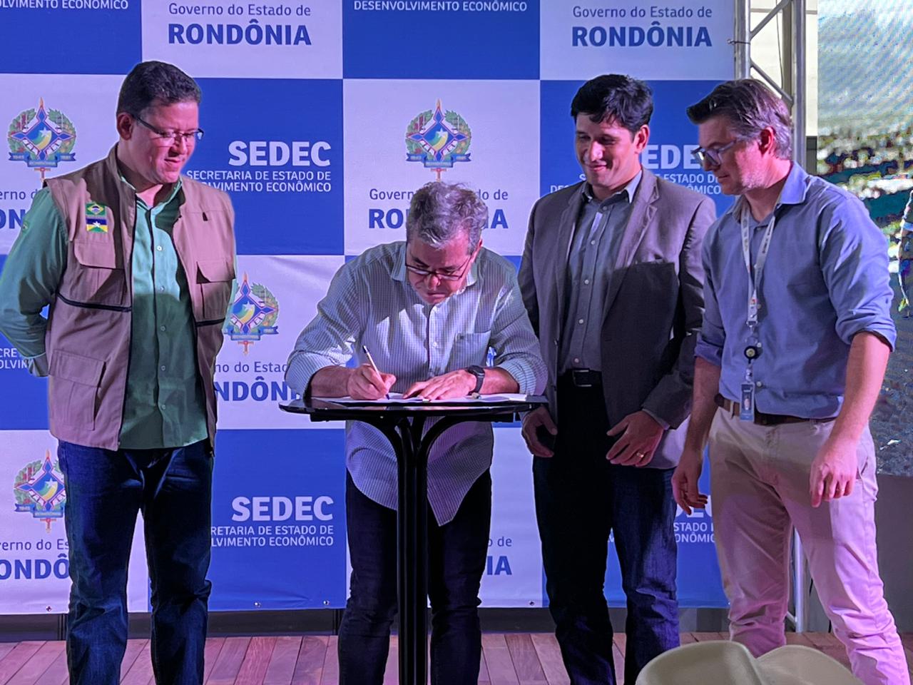 ApexBrasil  participa da Rondônia Rural Show, encontra produtores de café e lança novo PEIEX para fortalecer as exportações da região 