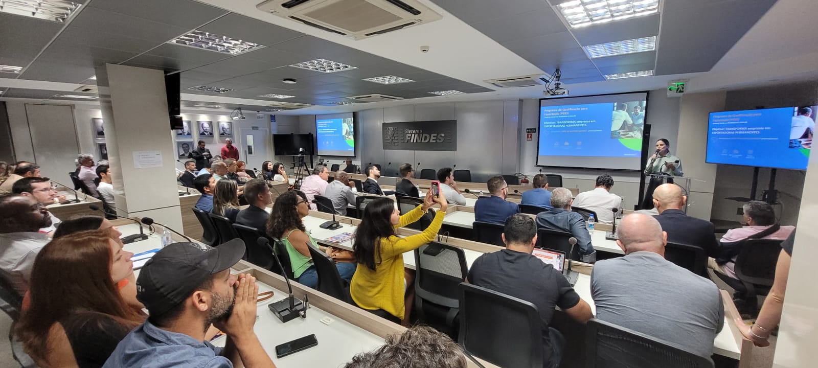 ApexBrasil e Findes vão capacitar 150 empresas capixabas para exportar